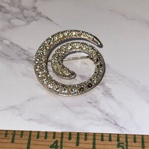 Swirl Brooch Missing 4 stones - see last pics